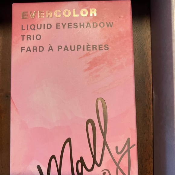 Juicy Couture make up bag and 4 new MALLY BEAUTY PRODUCTS♥️ - Picture 3 of 6